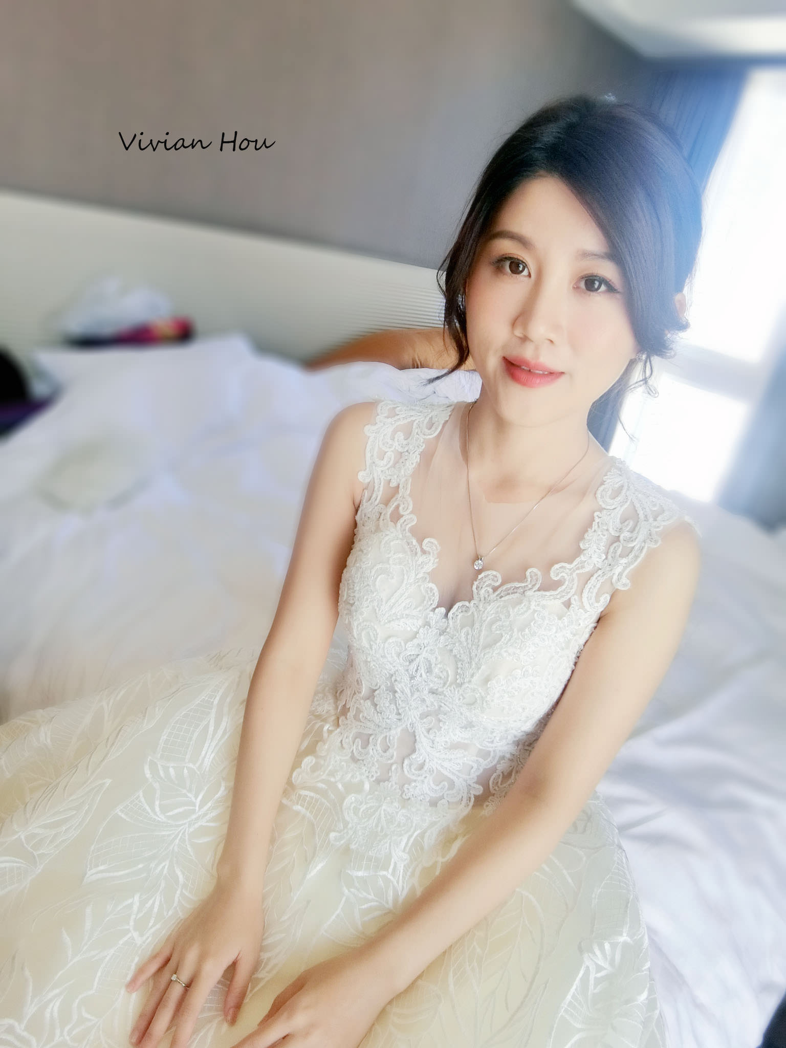 典雅、女人味、氣質的白紗婚宴造型 台北新秘